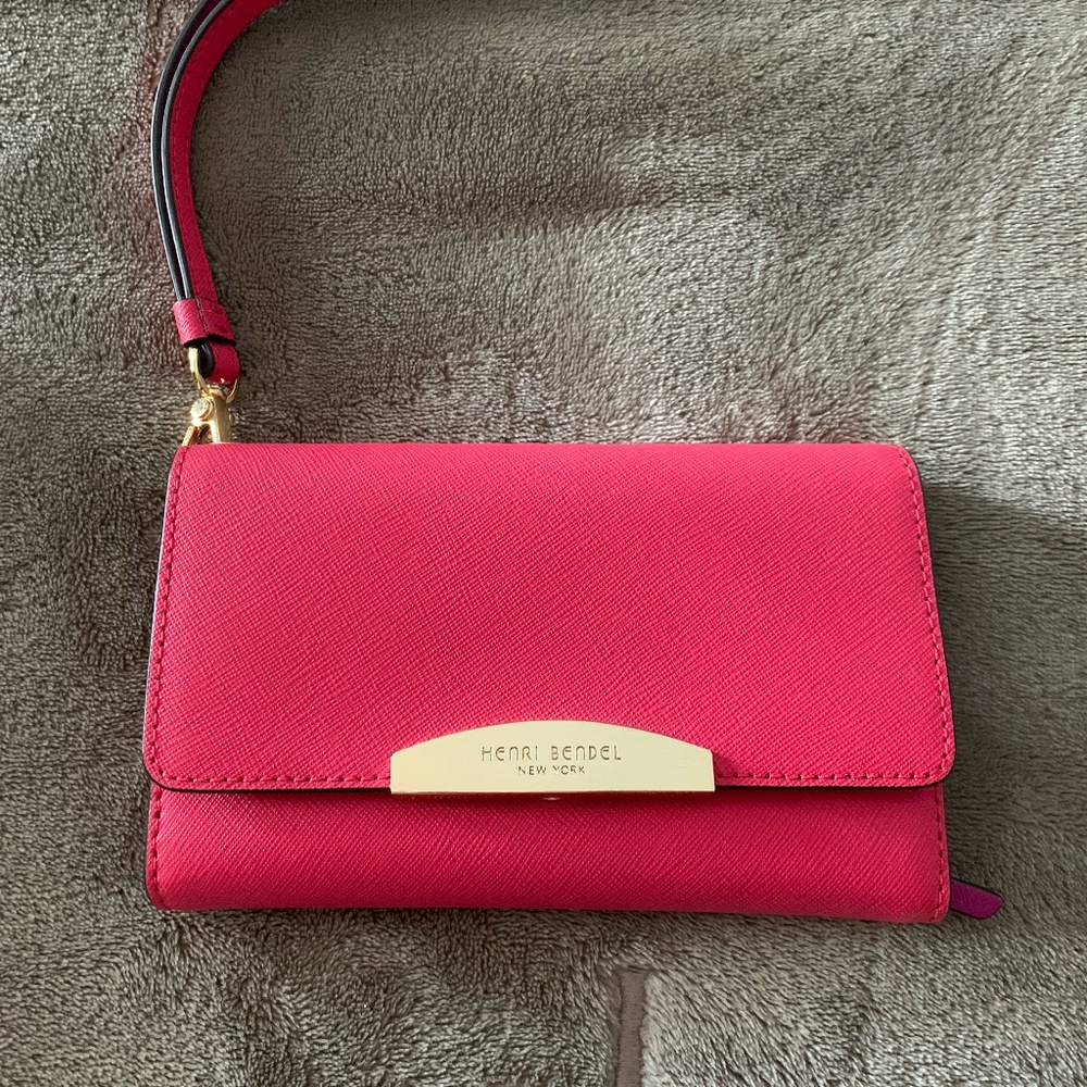 Henri Bendel Wristlet